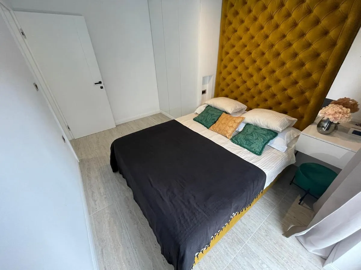 Luxury Apartment Toma Njivice 0*,