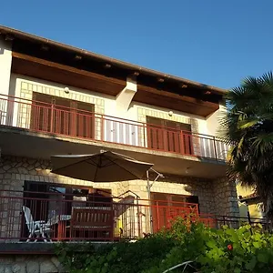 Apartman Sofia, Njivice